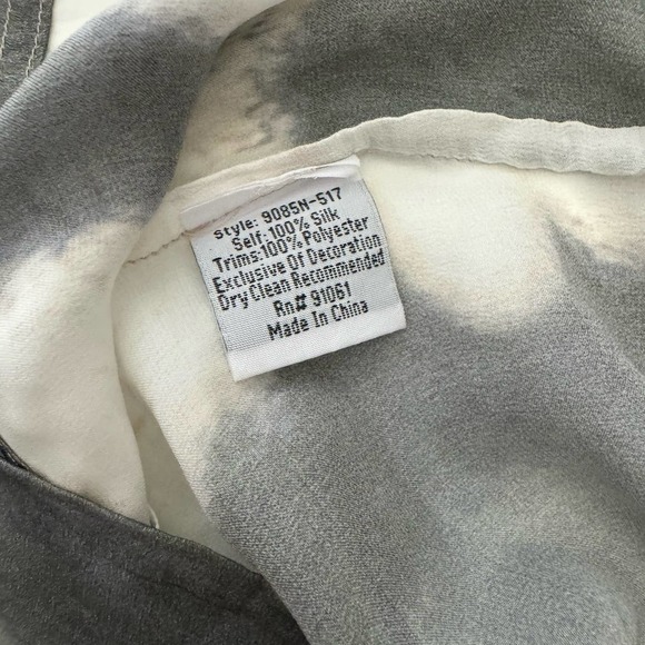 BIYA Johnny Was Silk Tunic Gray Watercolor Size S - Picture 6 of 7